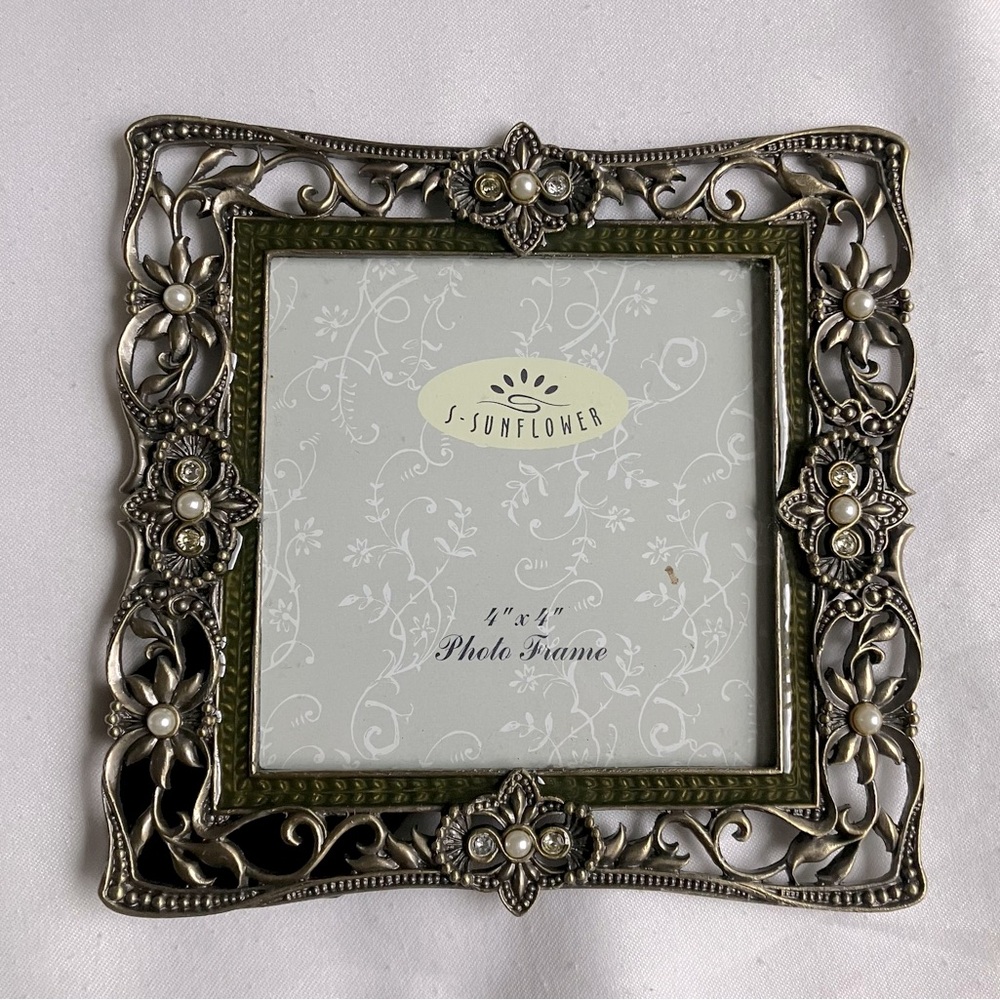 VINTAGE Green Ornate Photo Frame